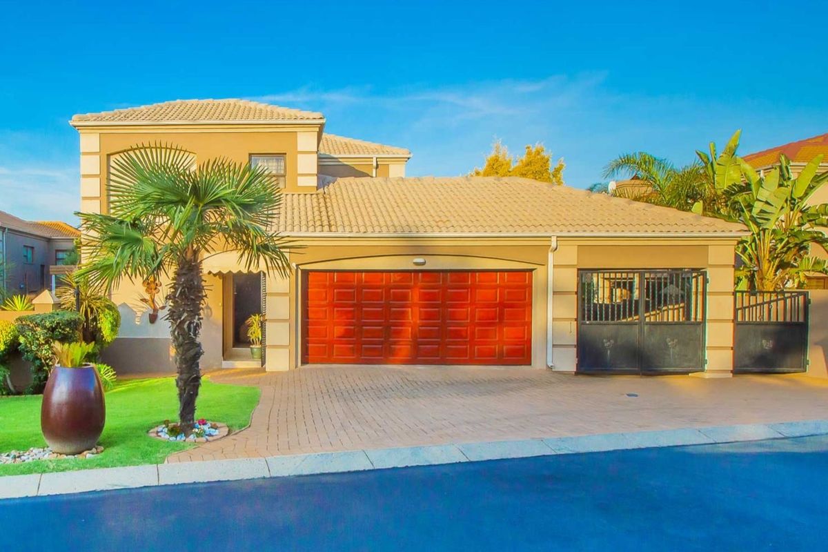 House For Sale in Noordheuwel - Photo 2