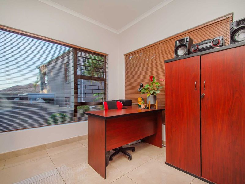 House For Sale in Noordheuwel - Photo 9