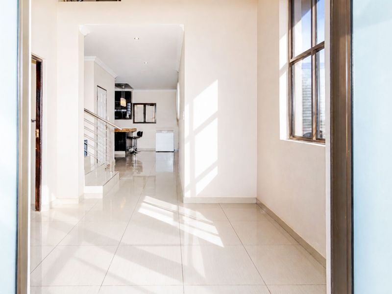 House To Rent in Summerset - Photo 4