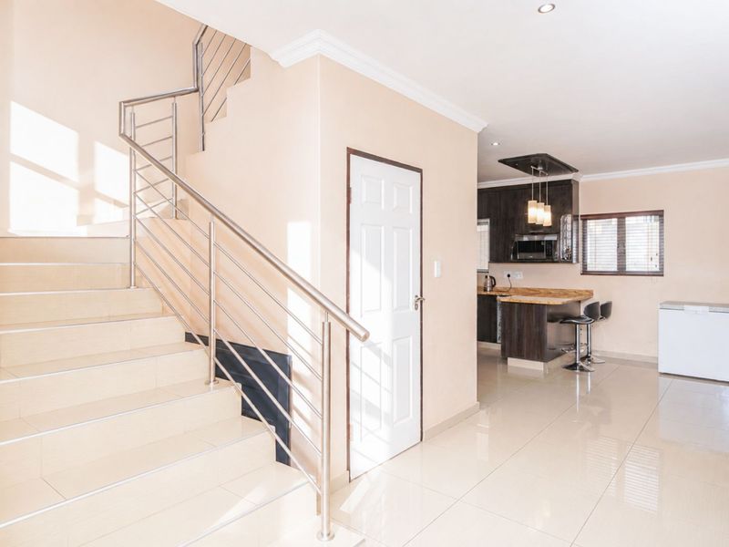 House To Rent in Summerset - Photo 6