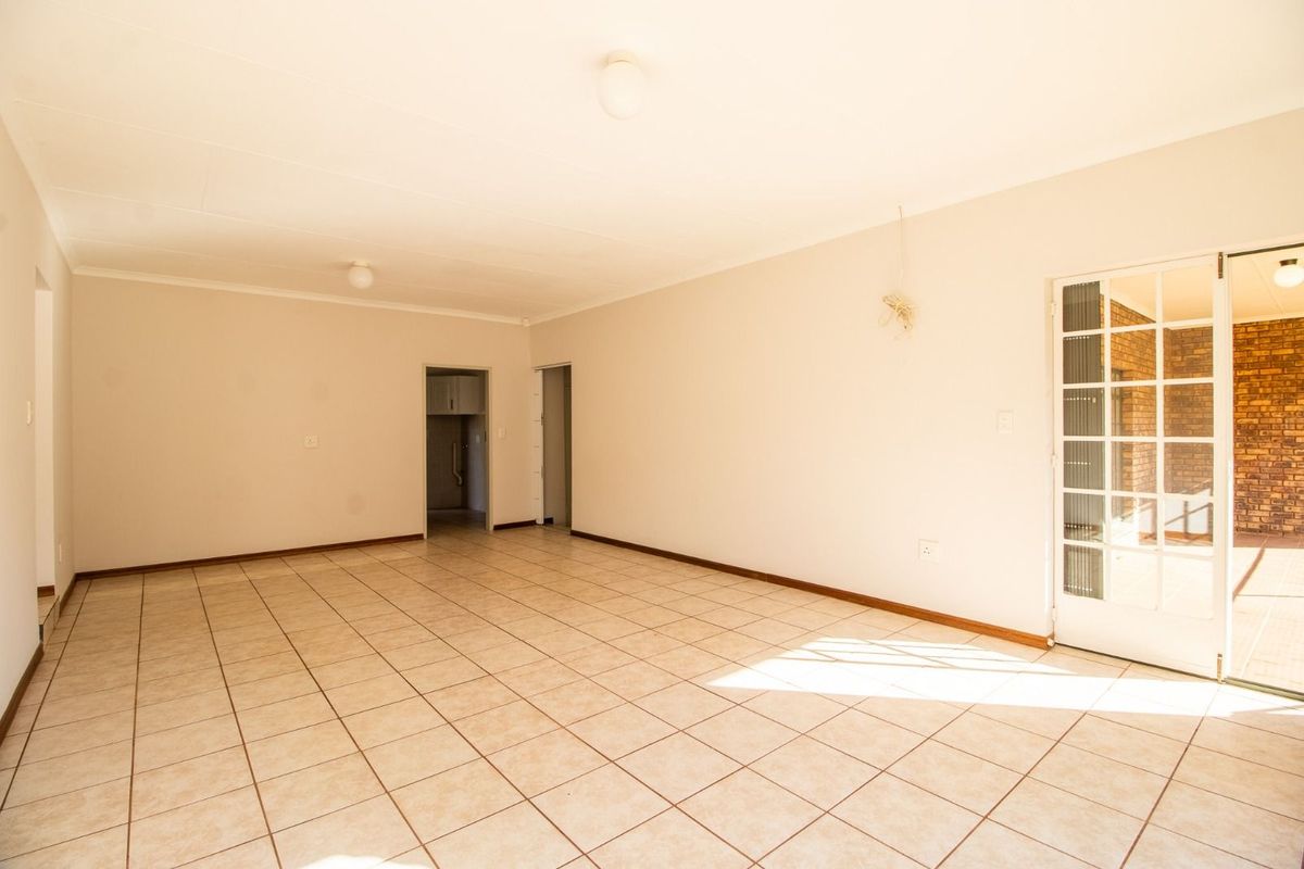 House To Rent in Rietvlei View Country Estates - Photo 2