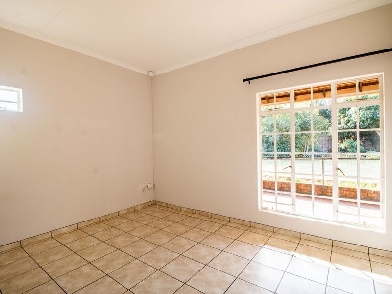House To Rent in Rietvlei View Country Estates - Photo 6