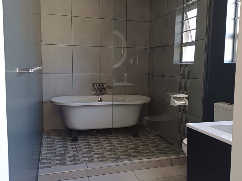 House For Sale in George South - Photo 7
