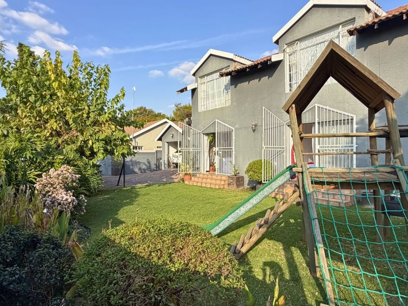 House For Sale in Fairland - Photo 1