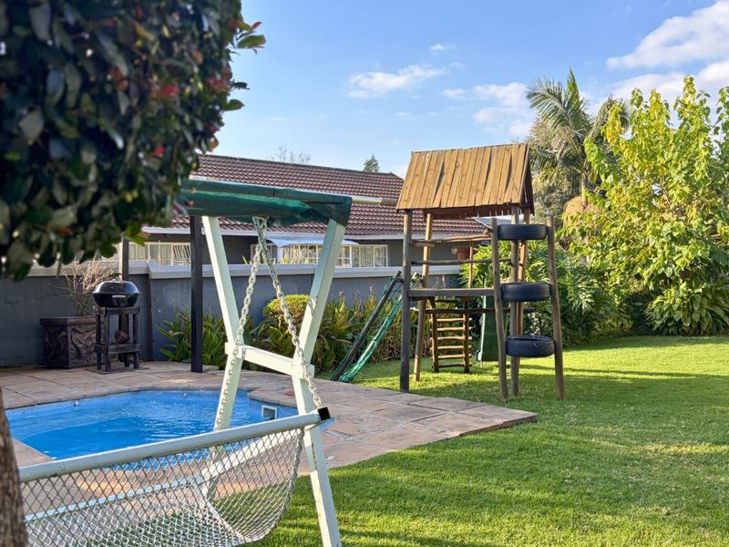 House For Sale in Fairland - Photo 2