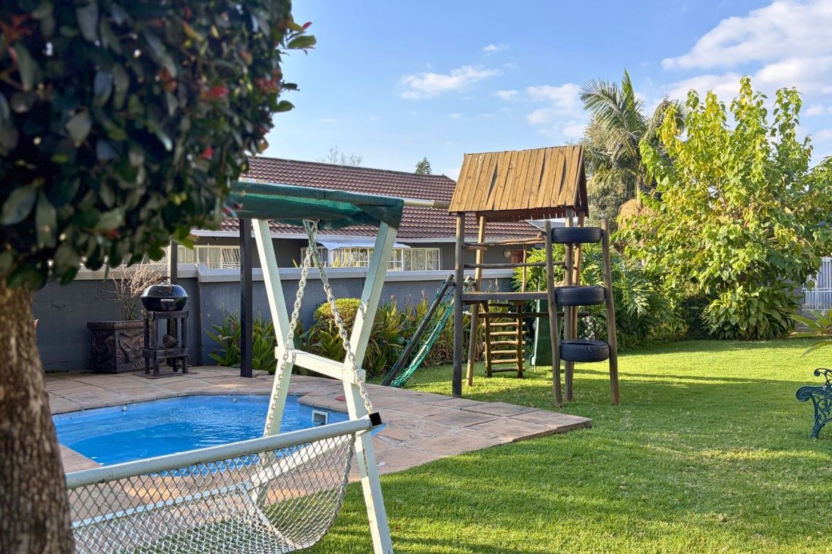 House For Sale in Fairland - Photo 2