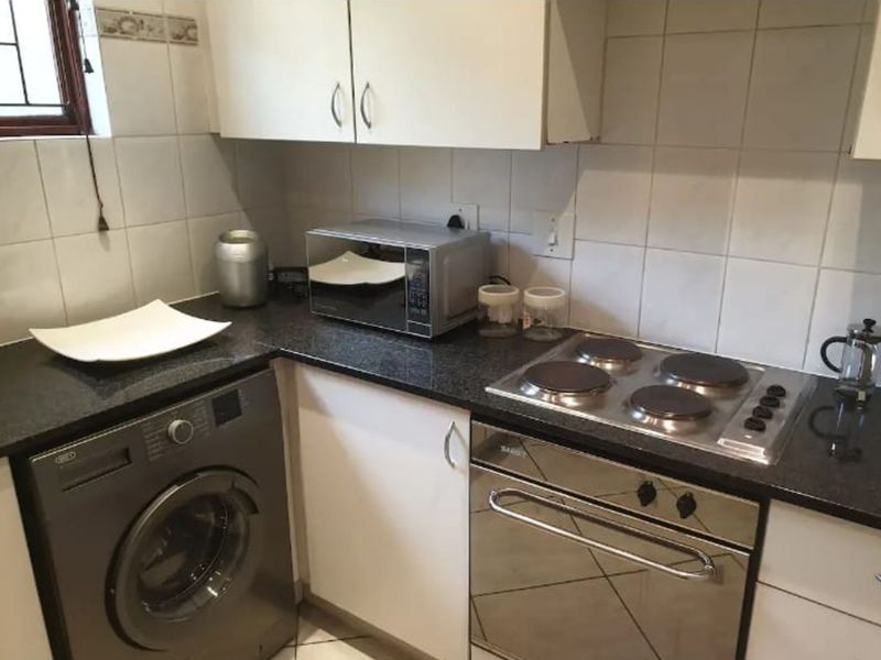 House For Sale in Strathavon - Photo 2