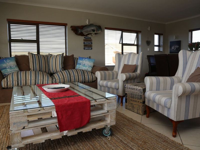 House For Sale in Gouritsmond Central - Photo 4