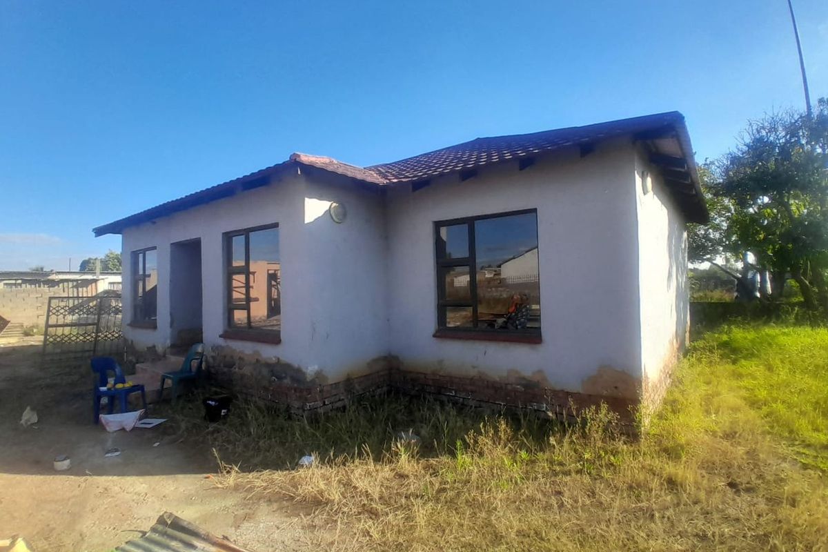 House For Sale in Hammanskraal Central - Photo 2