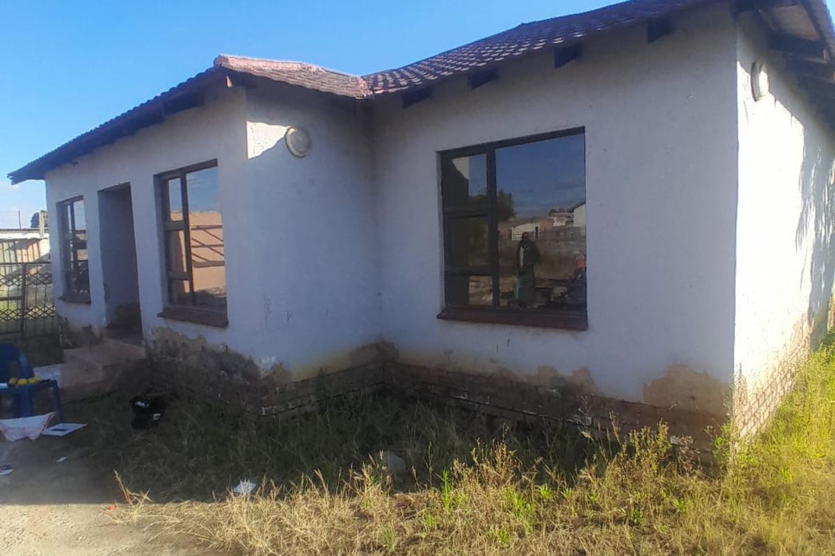 House For Sale in Hammanskraal Central - Photo 4