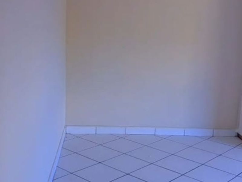 Apartment To Rent in Hazelpark - Photo 10