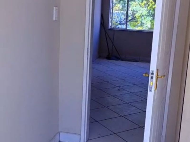 Apartment To Rent in Hazelpark - Photo 8