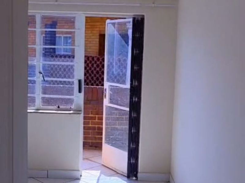 Apartment To Rent in Hazelpark - Photo 6