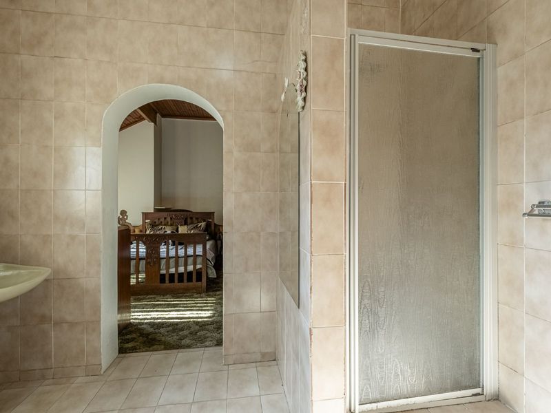 House For Sale in Richmond Hill - Photo 7