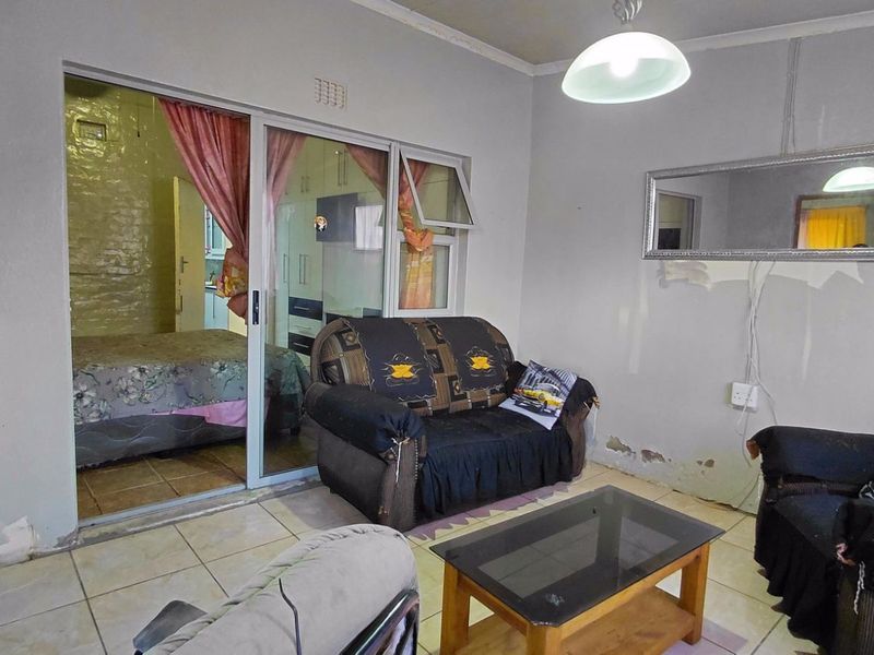 House For Sale in Bridgeton - Photo 7