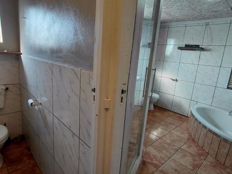 House For Sale in Bridgeton - Photo 10