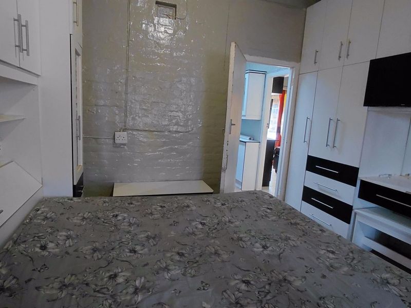 House For Sale in Bridgeton - Photo 5