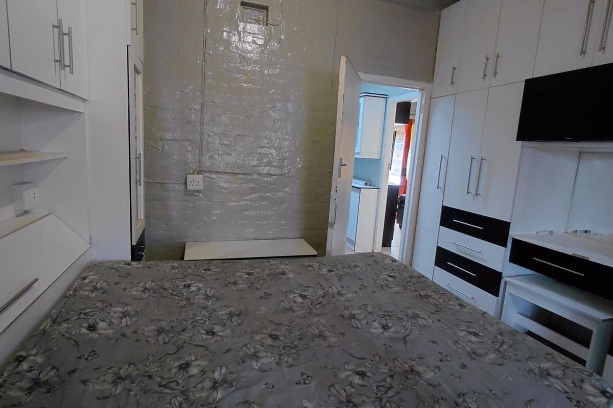 House For Sale in Bridgeton - Photo 5