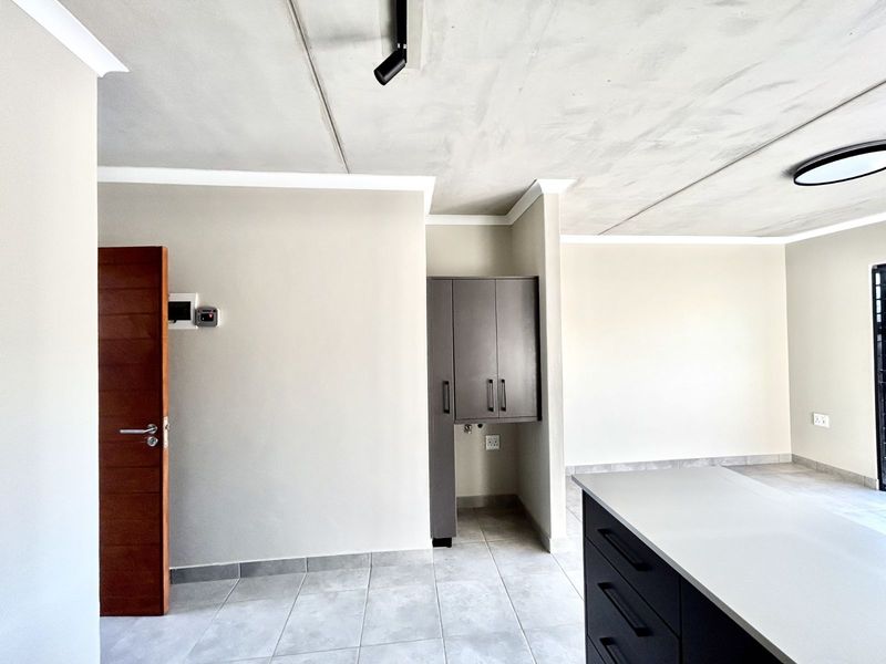 Apartment To Rent in Sinoville - Photo 4