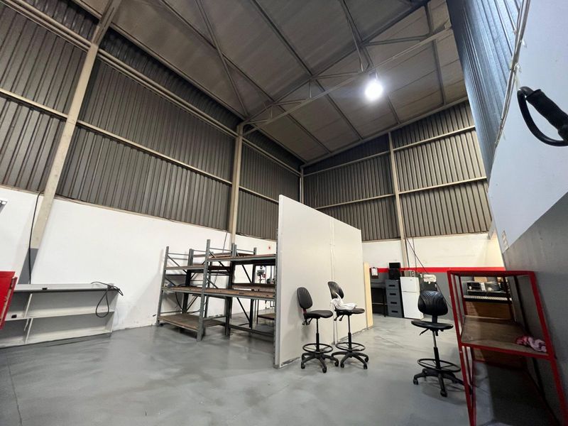 Industrial To Rent in Randjesfontein AH - Photo 10
