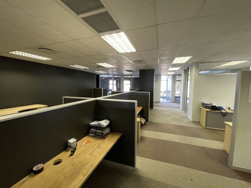 Office To Rent in Lynnwood Manor - Photo 6