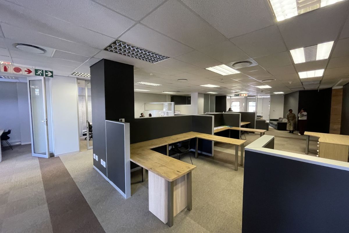 Office To Rent in Lynnwood Manor - Photo 4