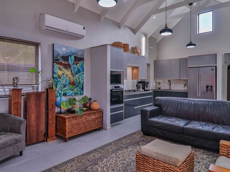 House For Sale in Montagu Central - Photo 3