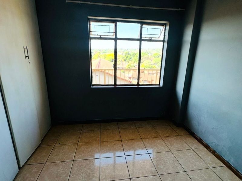 House For Sale in Silverton - Photo 7