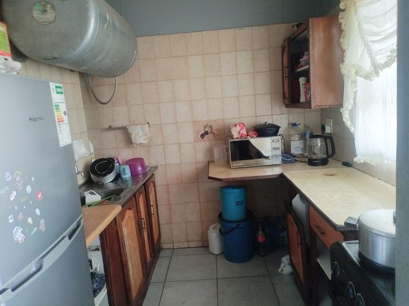 House For Sale in Silverton - Photo 5