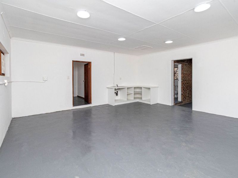 Apartment To Rent in North Riding - Photo 3