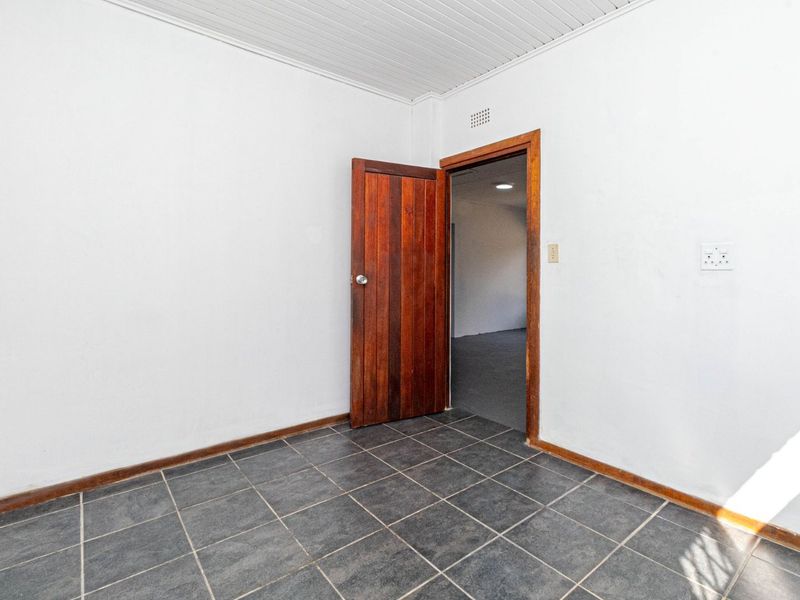Apartment To Rent in North Riding - Photo 9