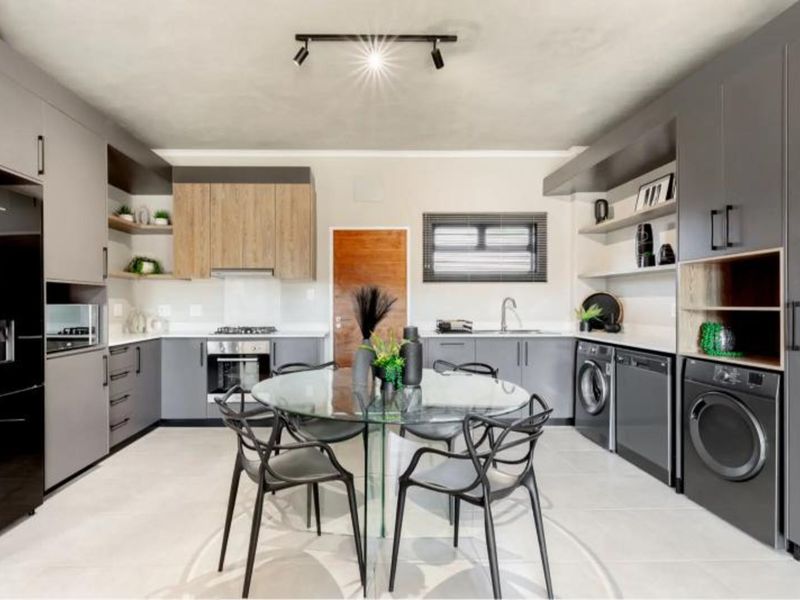 Apartment For Sale in Rietvalleirand - Photo 6