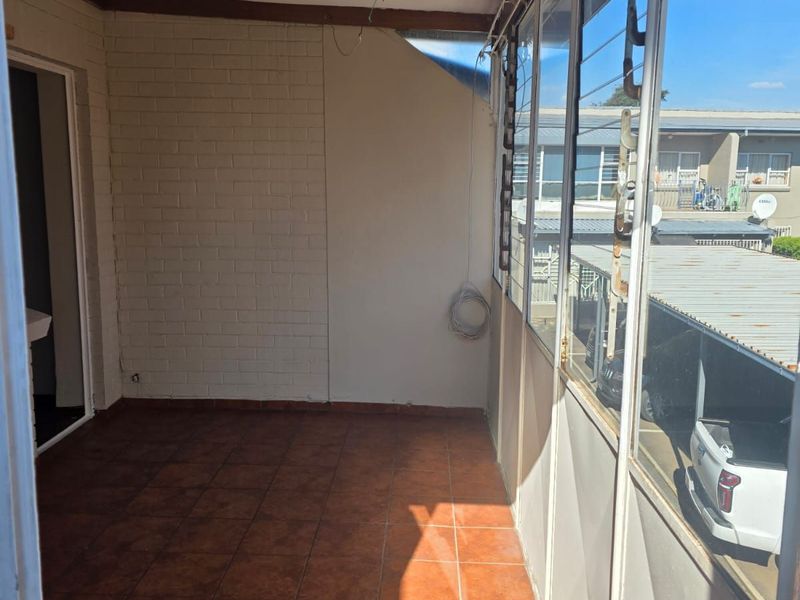 Apartment To Rent in Lambton - Photo 4