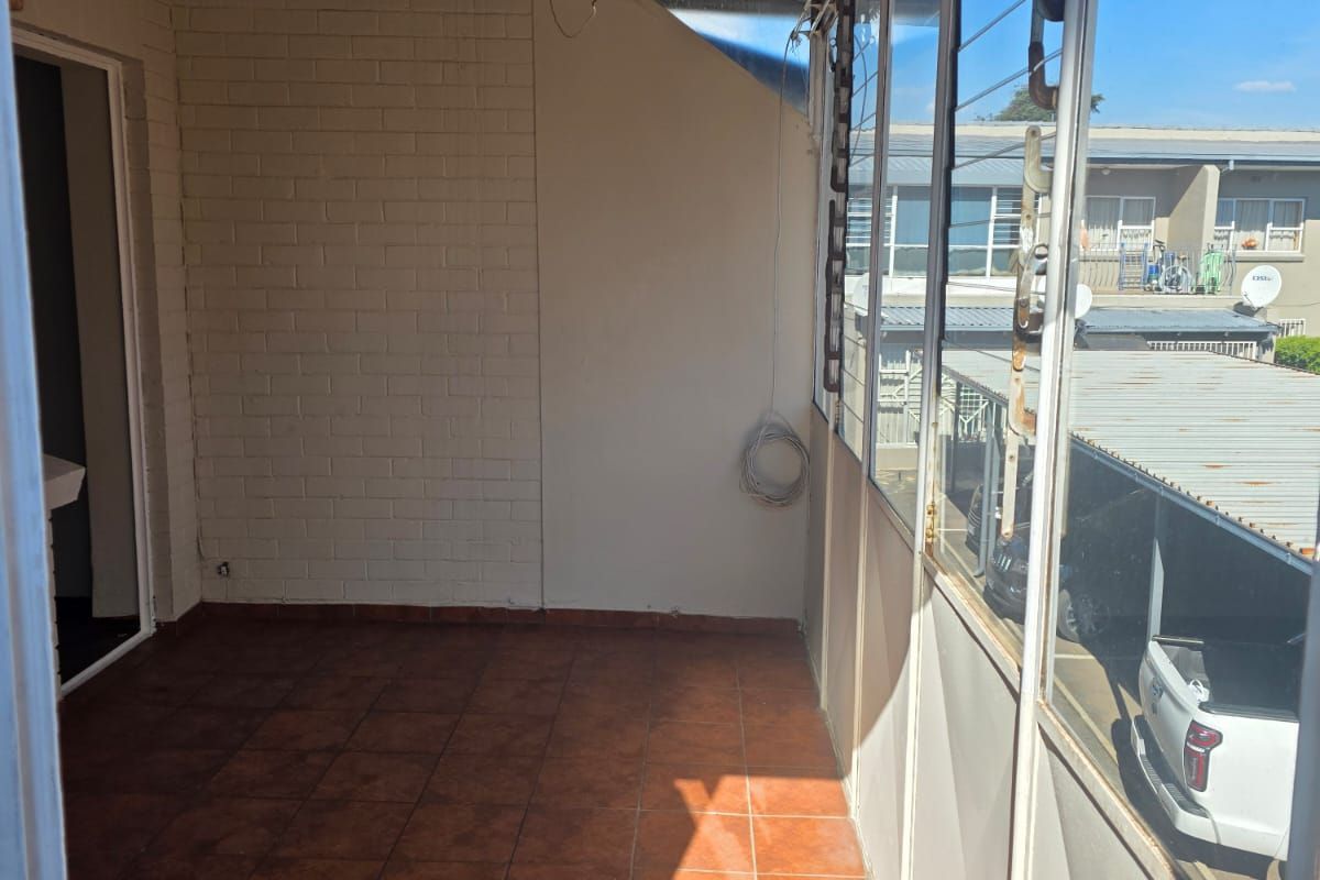 Apartment To Rent in Lambton - Photo 4