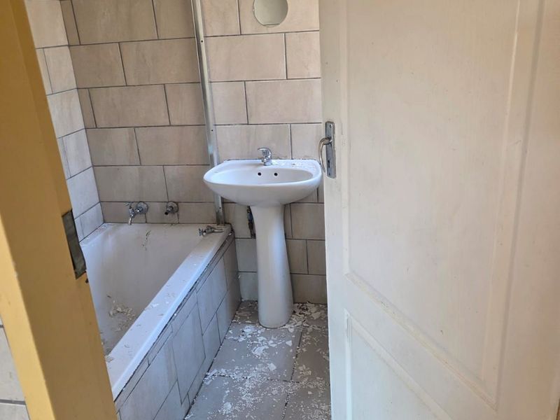 Townhouse To Rent in Elspark - Photo 9