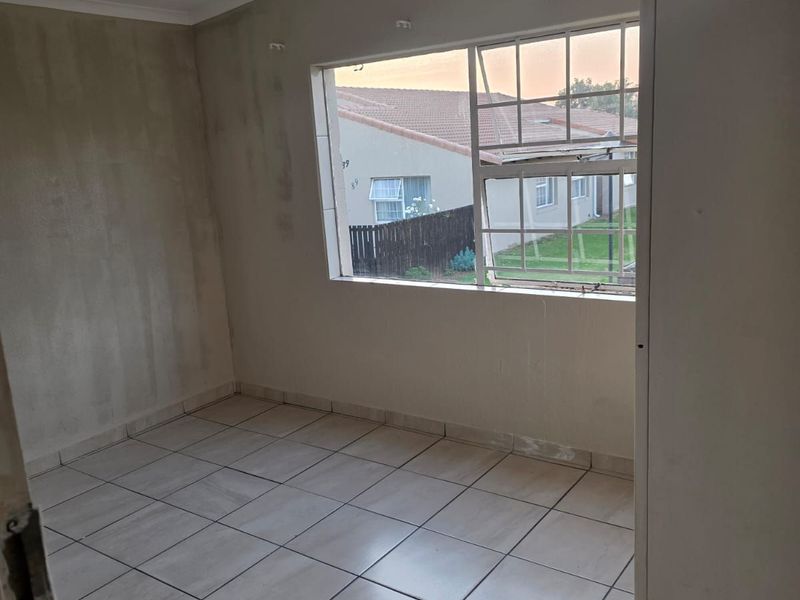 Townhouse To Rent in Elspark - Photo 6
