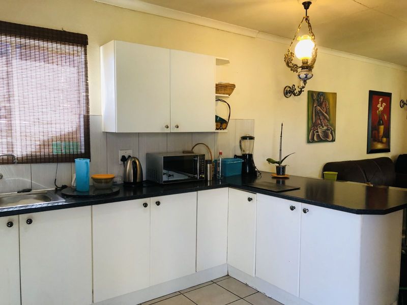 Townhouse For Sale in Strubensvallei - Photo 3