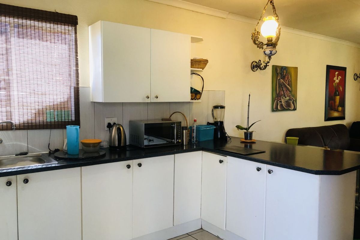 Townhouse For Sale in Strubensvallei - Photo 3