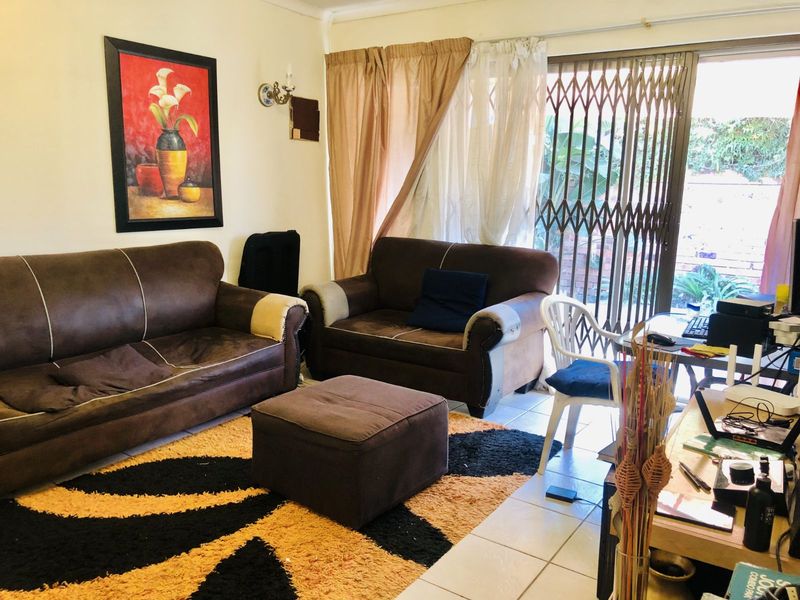 Townhouse For Sale in Strubensvallei - Photo 5