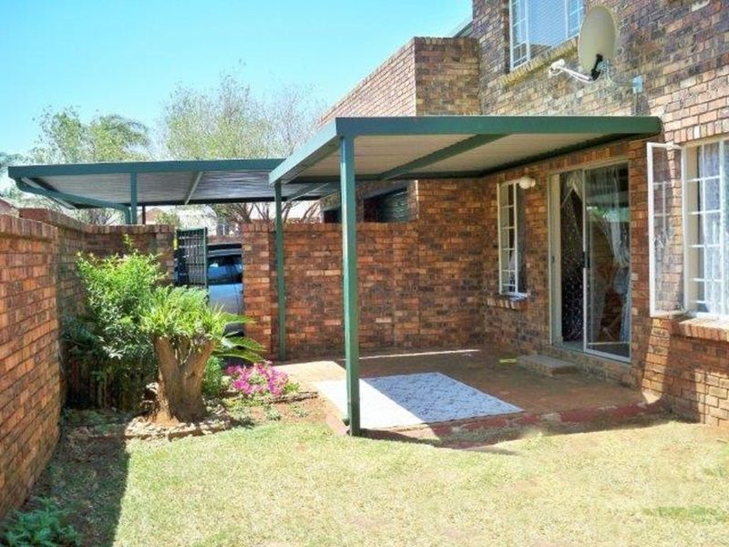 Townhouse For Sale in Rooihuiskraal North - Photo 3