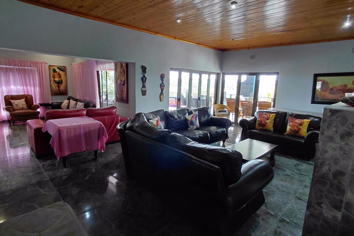 House For Sale in Oudtshoorn South - Photo 4