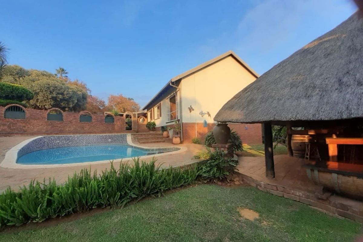 House For Sale in Pierre Van Ryneveld - Photo 2