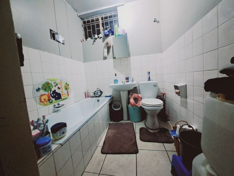 Apartment For Sale in Sunnyside - Photo 7