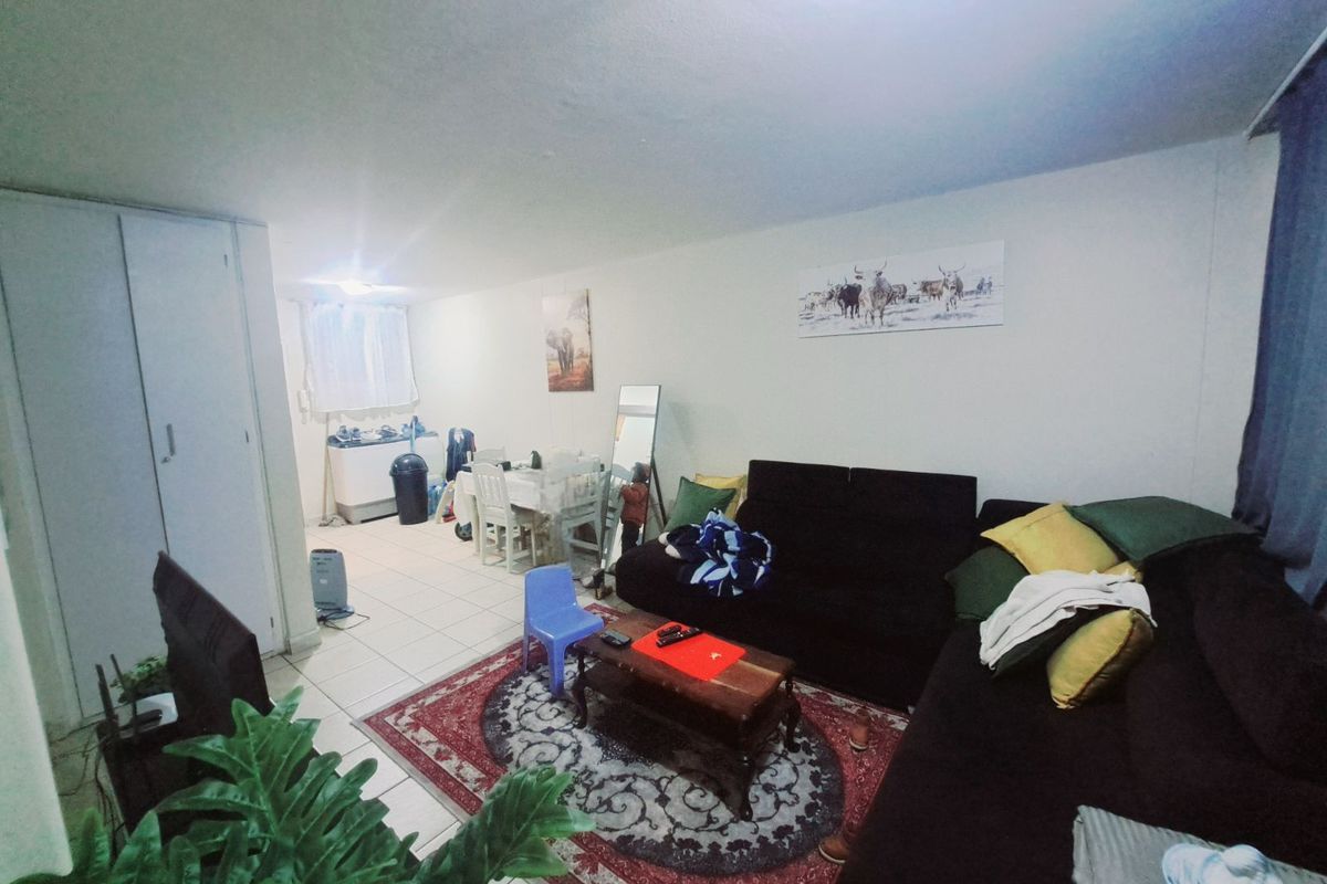 Apartment For Sale in Sunnyside - Photo 3