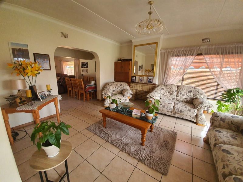 House For Sale in Heuwelsig - Photo 4