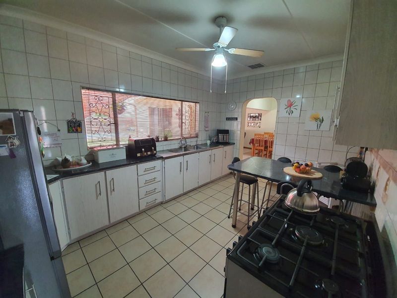 House For Sale in Heuwelsig - Photo 10