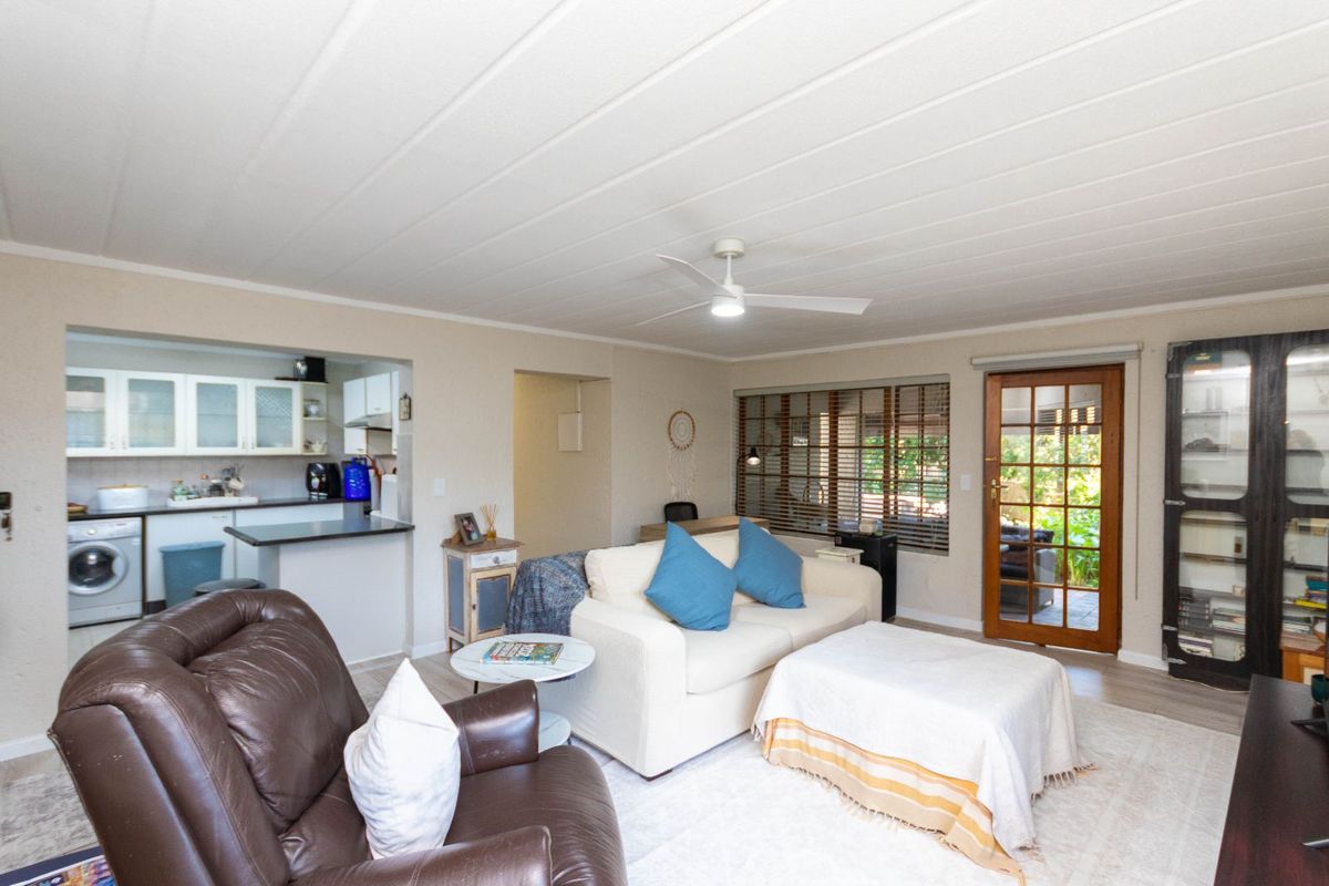 Apartment For Sale in Paulshof - Photo 2
