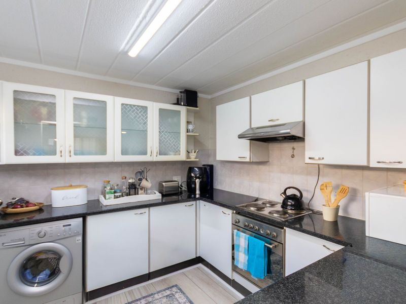 Apartment For Sale in Paulshof - Photo 7