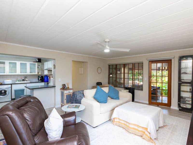 House For Sale in Paulshof - Photo 2