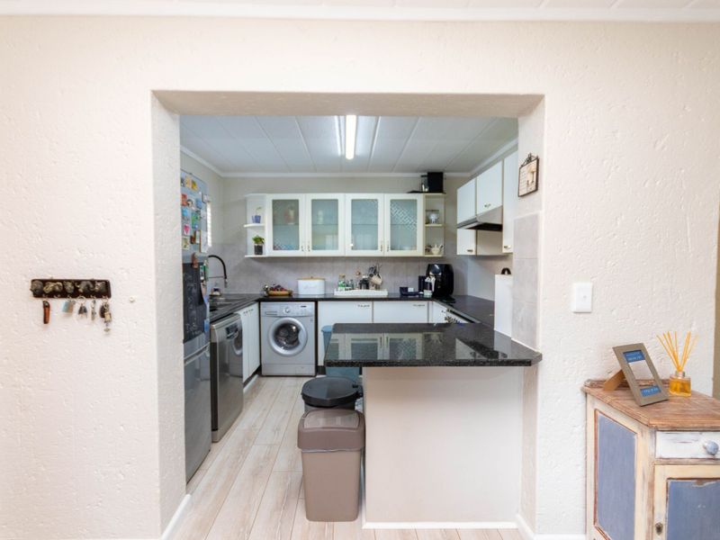 House For Sale in Paulshof - Photo 6